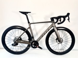 Scott Addict RC 15 SRAM Rival AXS – karbonowy rower szosowy z kołami Capital 1.0 50