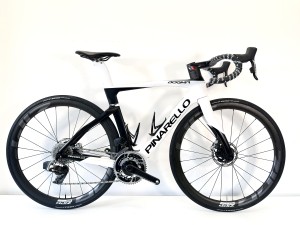 Pinarello Dogma F rozmiar 51,5 – SRAM Red AXS, Zipp 303 Firecrest, 7,39 kg